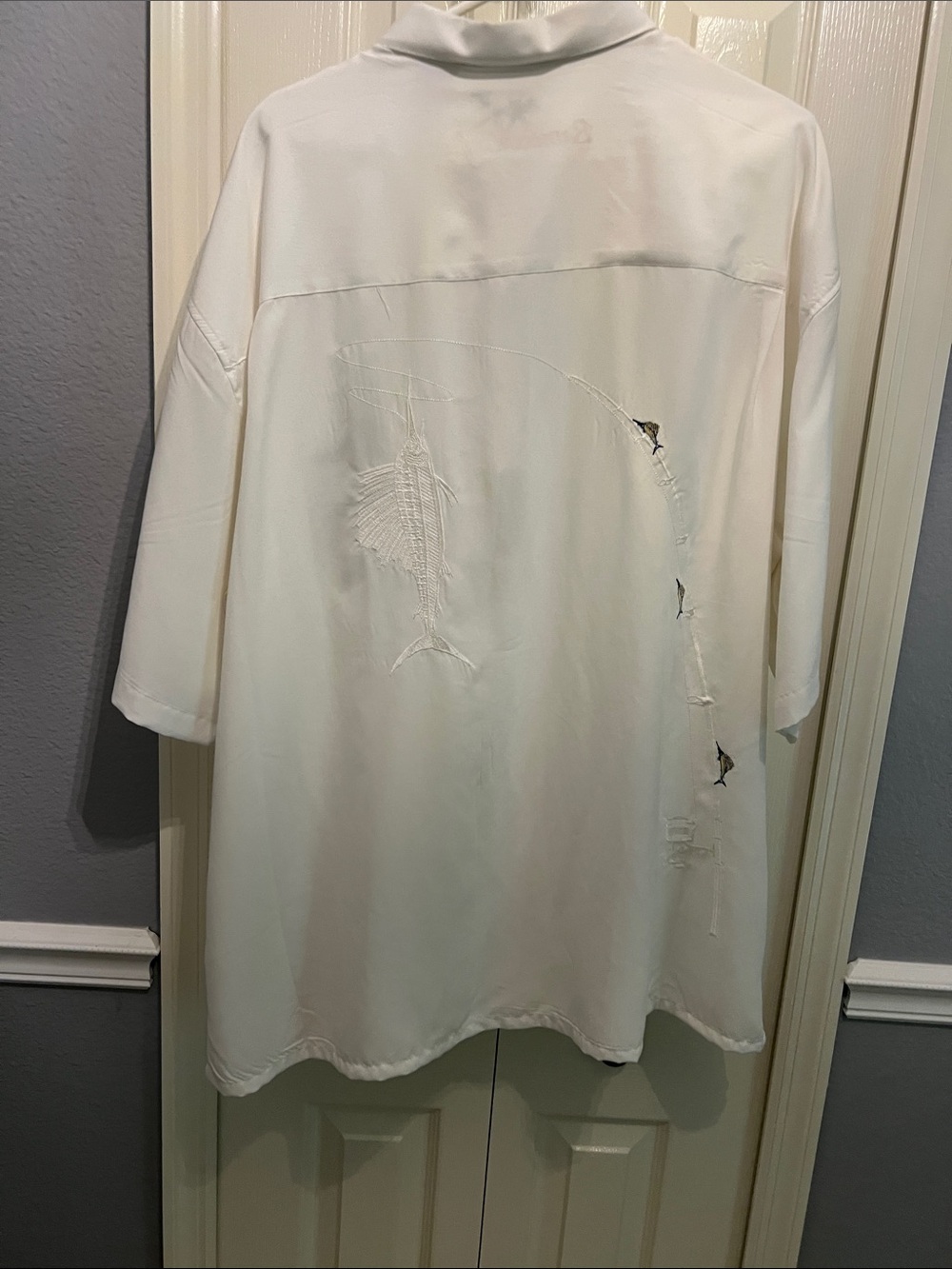 Men's Off White Short-Sleeve Button-Down Shirt with Subtle Embroidery - Picture 9 of 9